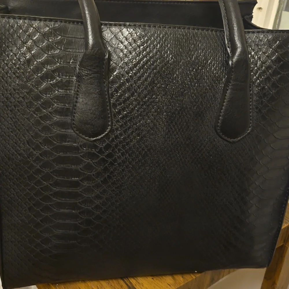 Mossimo Large Black Hand Bag/Laptop Bag- Incles Bag Charm/key Chain, Scarf, And